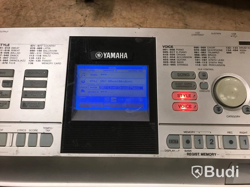 Yamaha DGX305