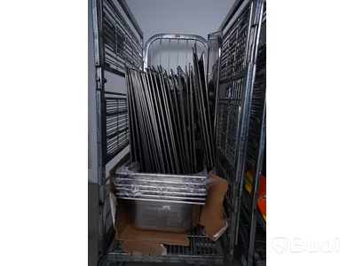 Kantiner i olika storlekar med lock