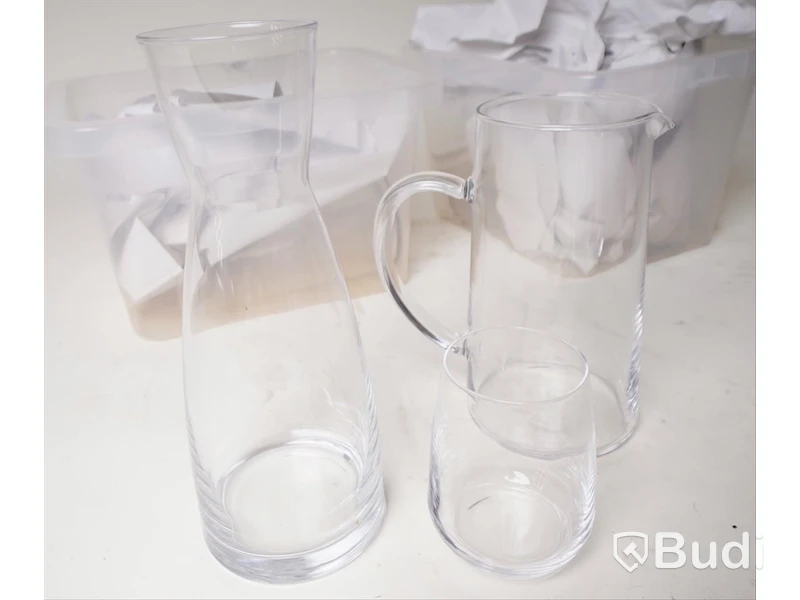 Diverse glas och tillbringare