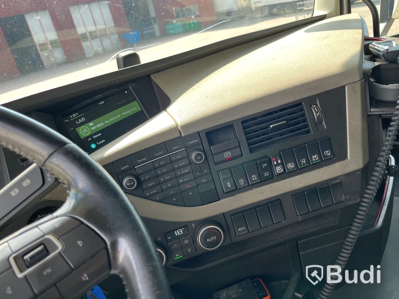 Lastbil VOLVO FH 6X2 - 2019 | Besiktigad tom: 2025-03-31