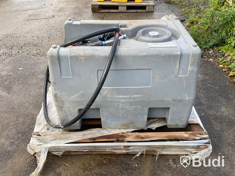 Bränsletank 220L med pump & handtag