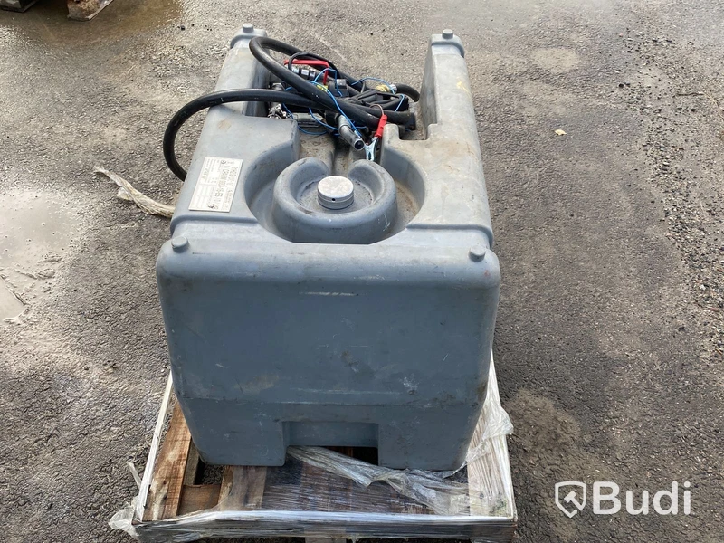 Bränsletank 220L med pump & handtag