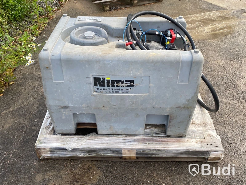 Bränsletank 220L med pump & handtag