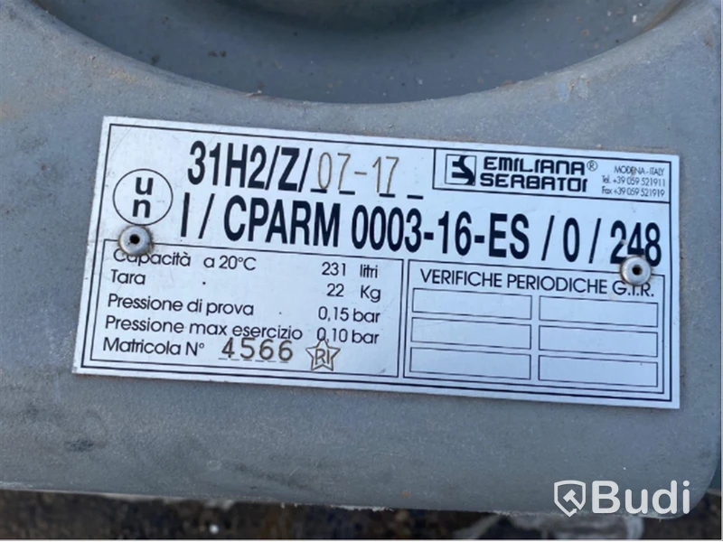 Bränsletank 220L med pump & handtag