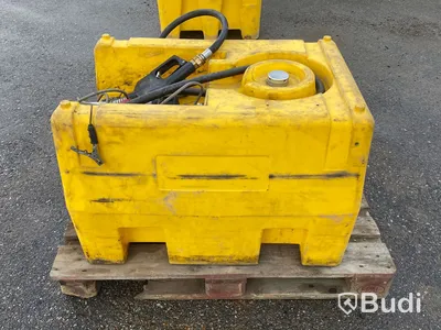 Bränsletank 220L med pump & handtag