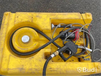 Bränsletank 220L med pump & handtag