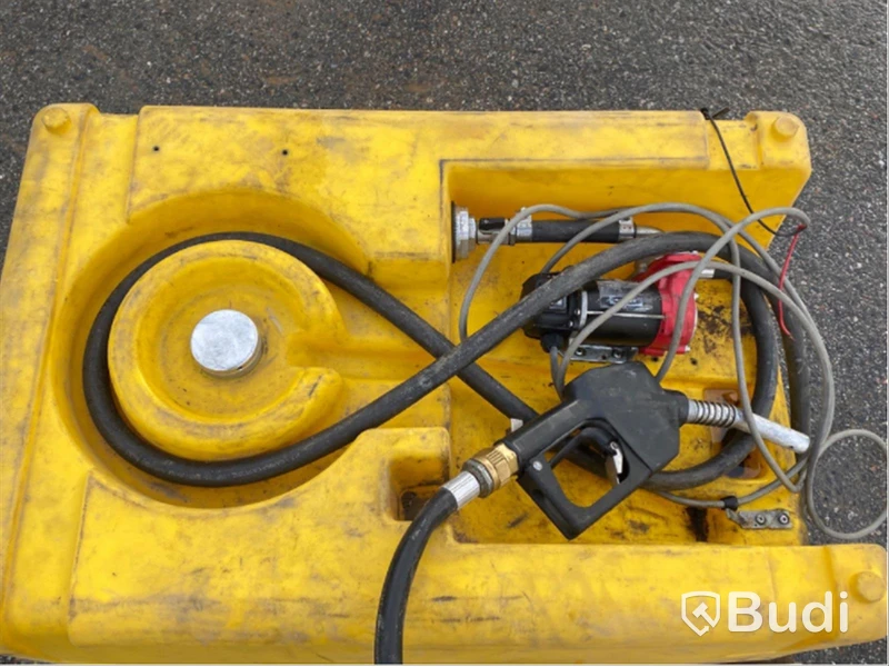 Bränsletank 220L med pump & handtag