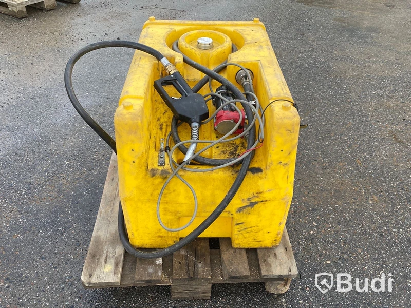 Bränsletank 220L med pump & handtag
