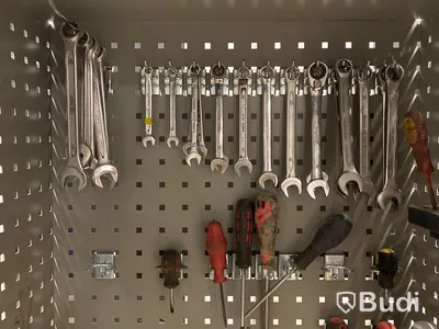 Verktygsskåp Intra med innehåll