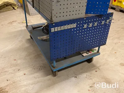 Verktygsvagn med skåp & innehåll
