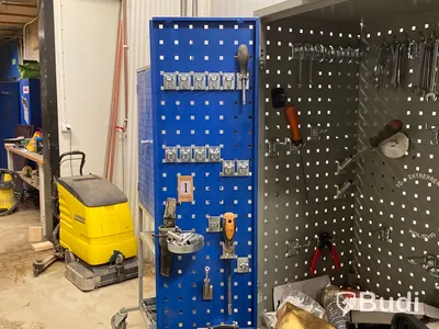 Verktygsvagn med skåp & innehåll