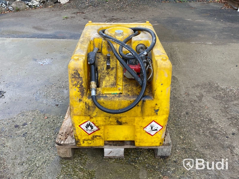 Bränsletank 220L med pump & handtag