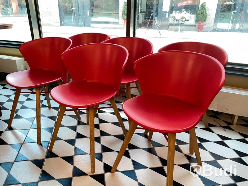 6st matstolar av märket Calligaris