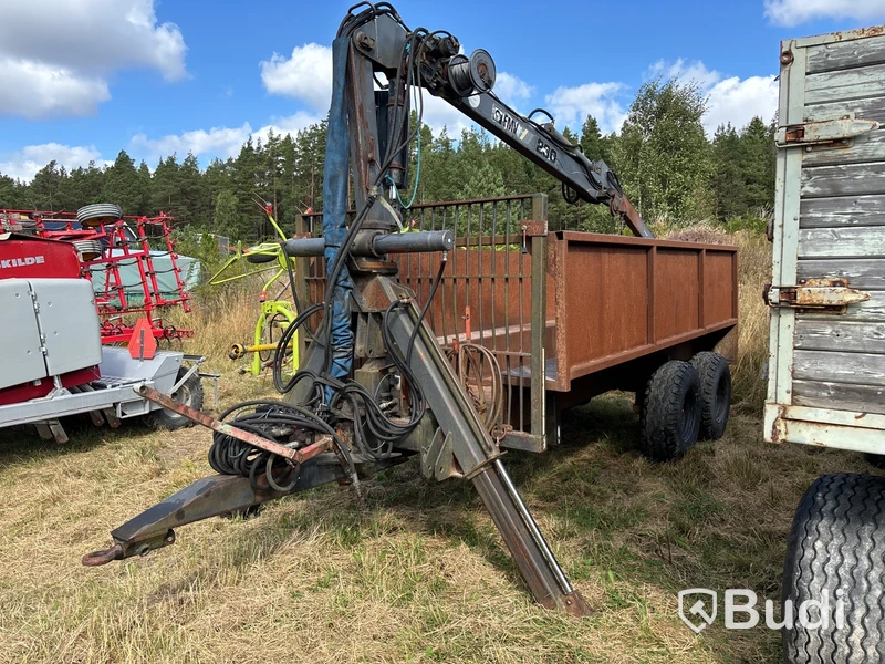 Skogsvagn Moheda med FMV 230 kran
