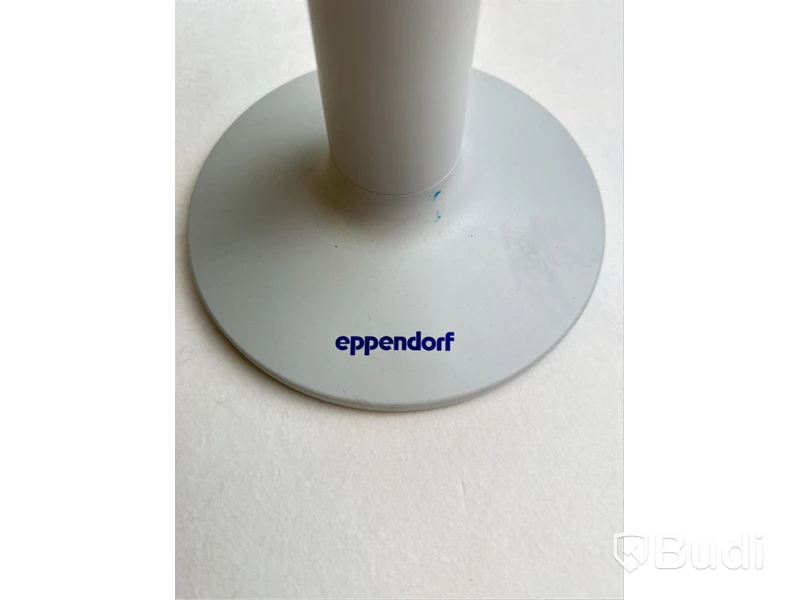 Pipetthållare Eppendorf och 3 st. Pipetter Eppendorf Research Plus