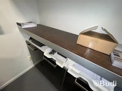 Förvaringsmöbel, två delar varav en del väggmonterad
