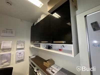 Förvaringsmöbel, två delar varav en del väggmonterad