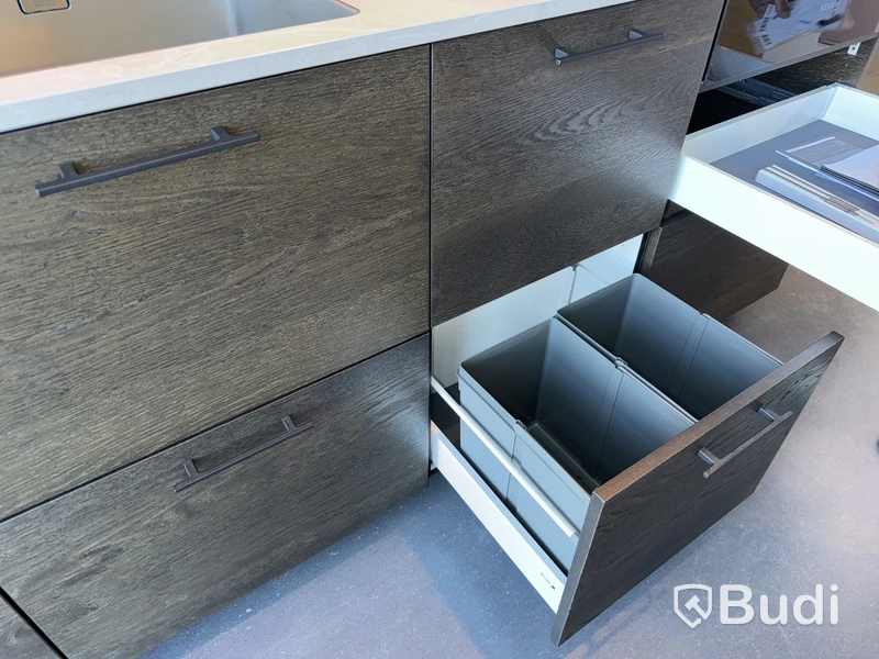 Kök, Kvik Veda Dark Oak, ord. pris. ca 60.000 kr.