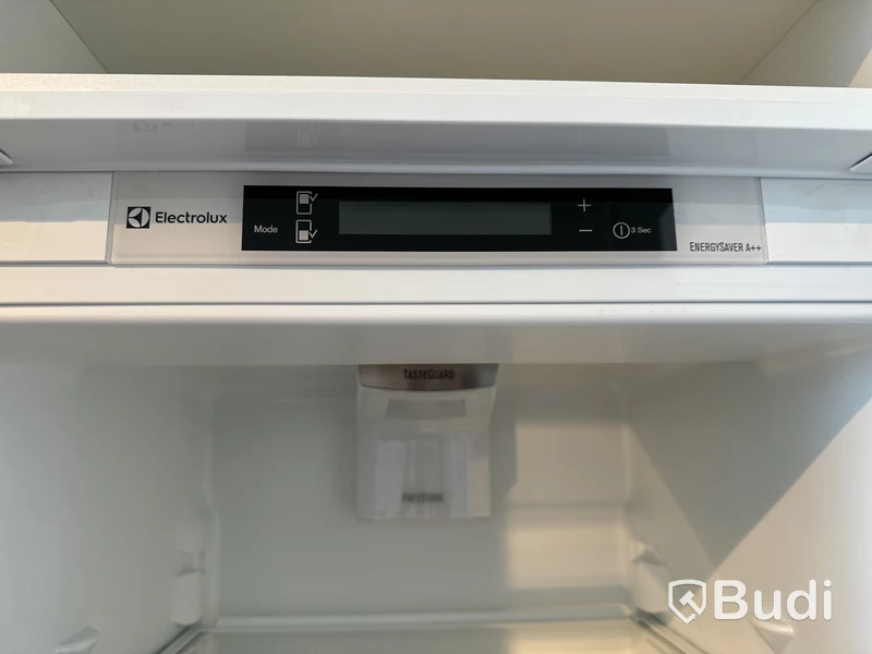 Integrerad kyl & frys, Electrolux ENN7721RA ord. pris. ca 9.495 kr.