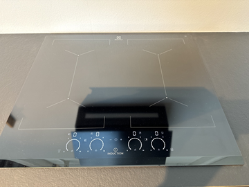 Induktionshäll, Electrolux HKB650BMF ord. pris. ca 11.715 kr.