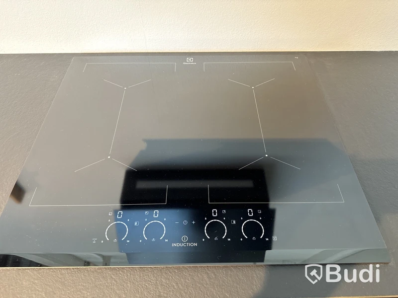 Induktionshäll, Electrolux HKB650BMF ord. pris. ca 11.715 kr.