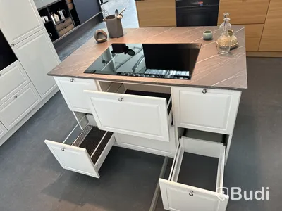 Kök, Kvik Pavia ord. pris. ca 120.000 kr.