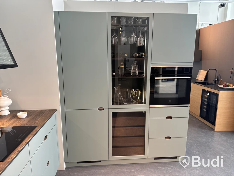 Kök, Kvik Ombra Grön ord. pris. ca 113.000 kr.