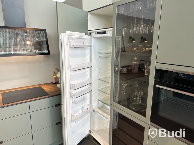 Kök, Kvik Ombra Grön ord. pris. ca 113.000 kr.