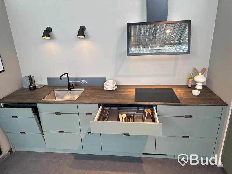 Kök, Kvik Ombra Grön ord. pris. ca 113.000 kr.