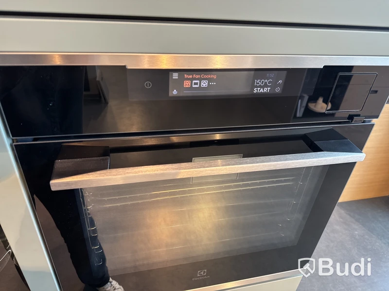 Ugn, Electrolux CKS1085X ord. pris. ca 28.425 kr.