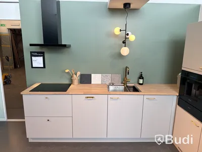 Kök, Kvik Veda Grå ord. pris. ca 83.000 kr.