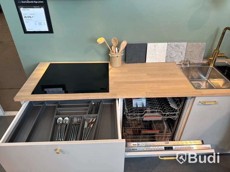 Kök, Kvik Veda Grå ord. pris. ca 83.000 kr.
