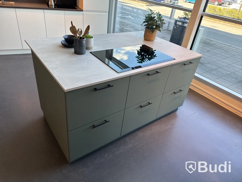 Köksö, Kvik Veda Grön ord. pris. ca 50.000 kr.