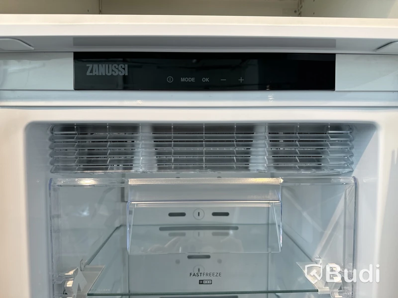 Frys, ZANUSSI ZUNN18FS1 ord. pris. ca 8.999 kr.
