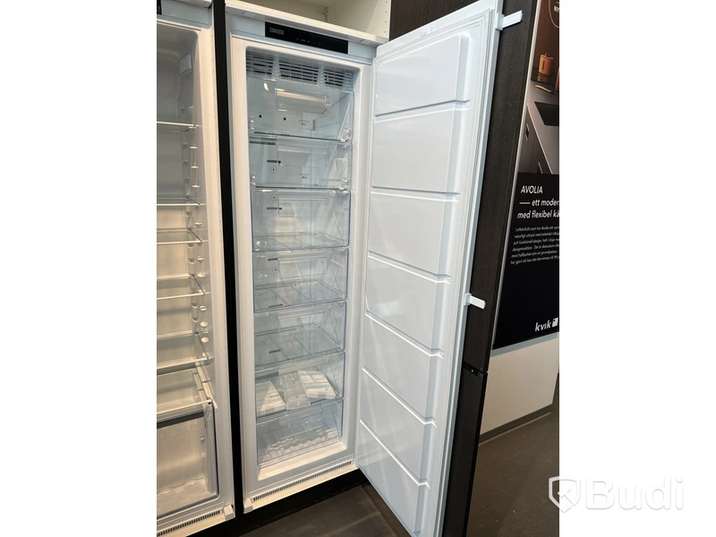 Frys, ZANUSSI ZUNN18FS1 ord. pris. ca 8.999 kr.