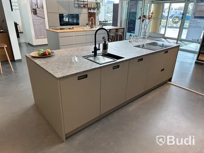 Köksö, Kvik Avolia Clay ord. pris. ca 80.000 kr.