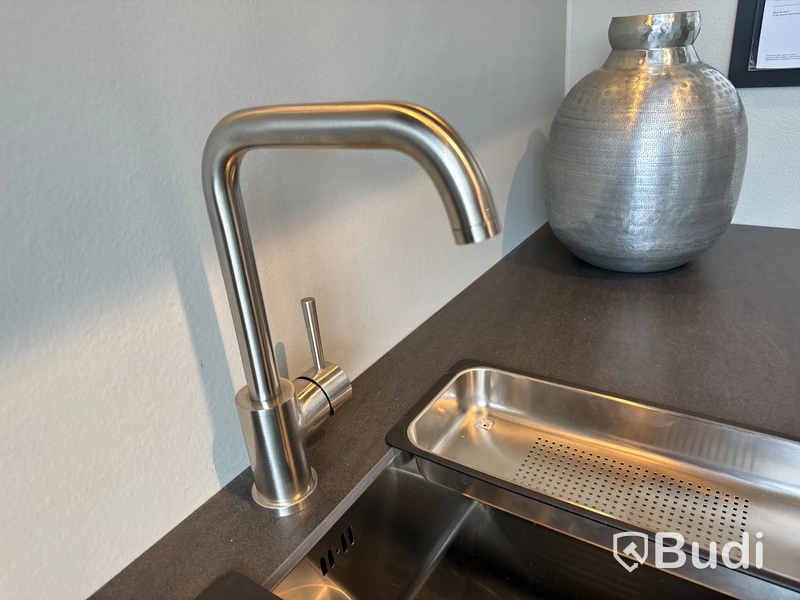 Kök, Kvik Mano Grå ord. pris. ca 90.000 kr
