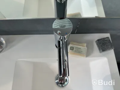 Badrumskommod, Kvik Veda ord. pris. ca 17.000 kr.