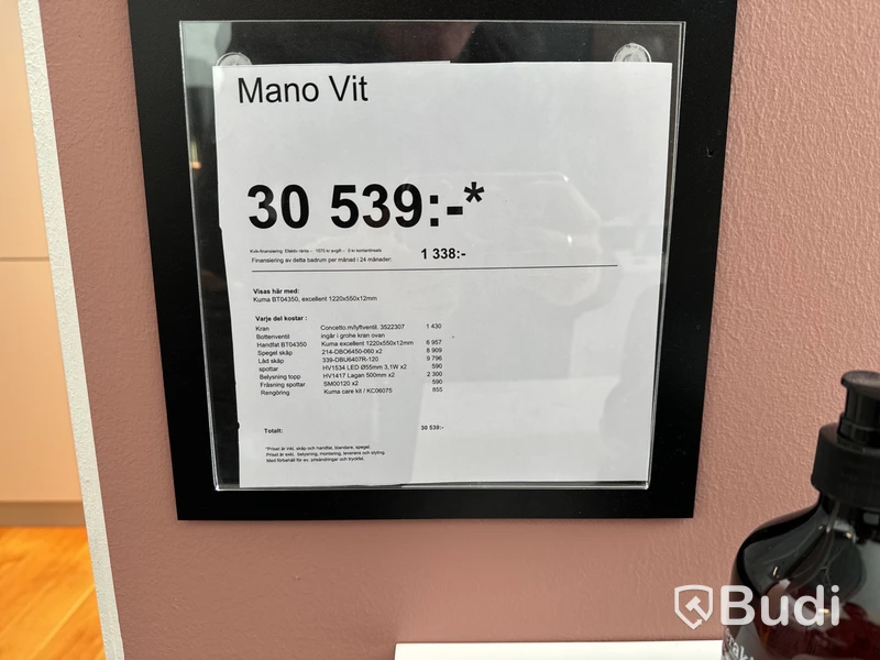 Badrumskommod, Kvik Mano vit ord. pris. ca 30.000 kr.