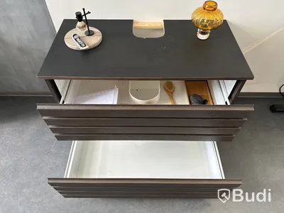 Badrumskommod, Kvik Cima Dark Oak med spegel ord. pris. ca 30.000 kr.