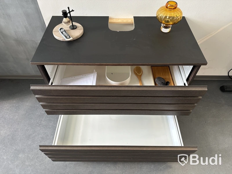 Badrumskommod, Kvik Cima Dark Oak med spegel ord. pris. ca 30.000 kr.
