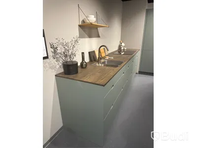 Kök, Kvik Ombra grön ord. pris. ca 85.000 kr.