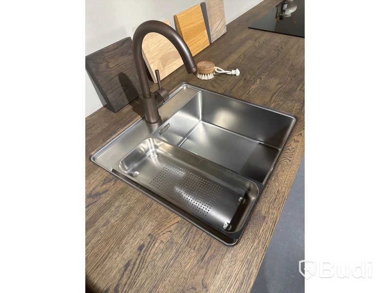 Kök, Kvik Ombra grön ord. pris. ca 85.000 kr.