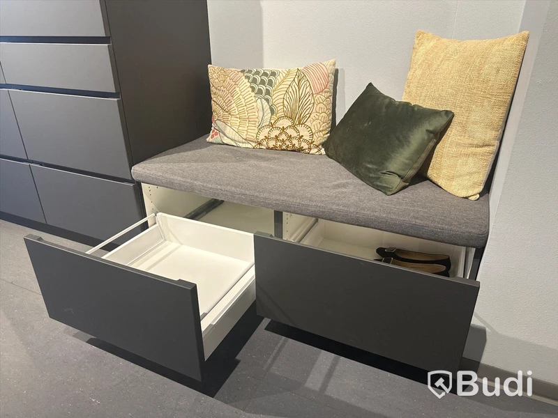 Garderobsmöbel, Kvik Mano dark grey ord. pris. ca 37.000 kr.