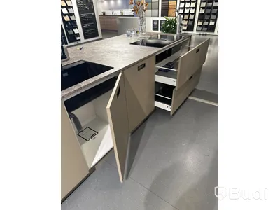 Köksö, Kvik Avolia Clay ord. pris. ca 80.000 kr.
