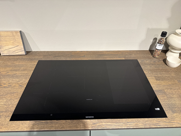 Induktionshäll, Siemens EX877LVV5E ord. pris. ca 22.000 kr.
