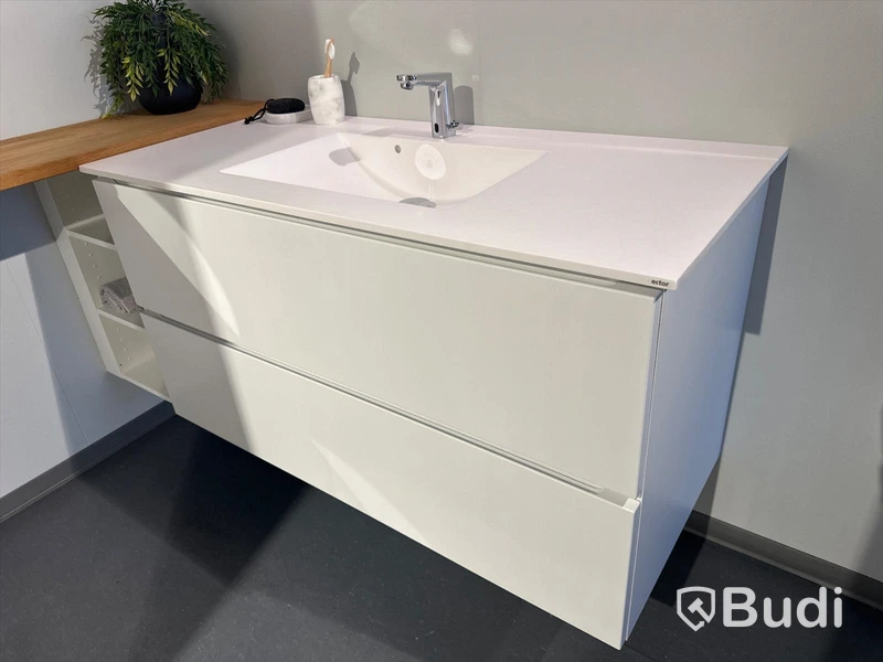 Badrumsinredning, Kvik Mano ord. pris. ca 14.000 kr.