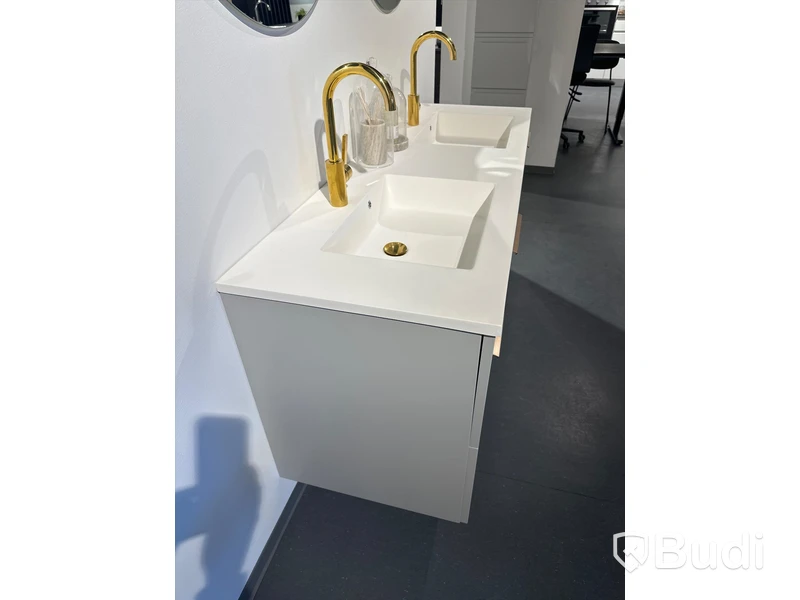 Dubbelkommod med speglar, Kvik Veda Pure Grey ord. pris. ca 17.000 kr.