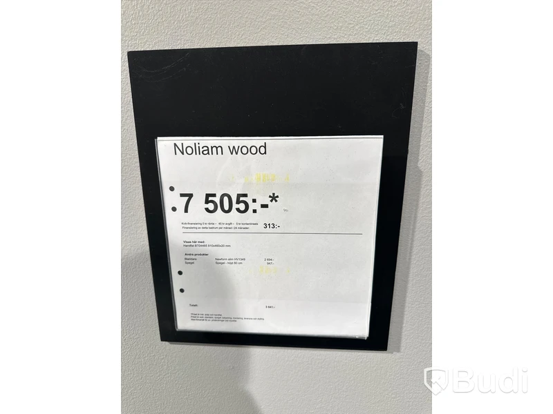 Badrumsinredning med spegel, Kvik, Noliam wood ord. pris. ca 7.000 kr.