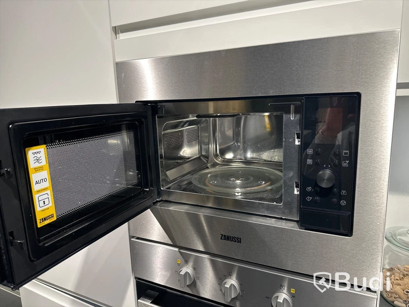 Mikrovågsugn, Zanussi ZMSN4CX ord. pris. ca 3.995 kr.